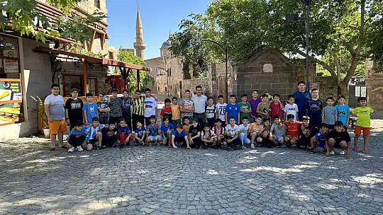 Kur'an Kursu öğrencilerine 'Tarihi Talas Gezisi'