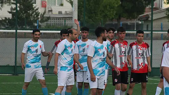 Düello sonunda Büyüleyen finalde