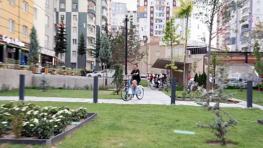 Talas'ın yeni meydanı bölge sakinlerinden tam not aldı