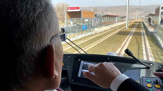 Yeni tramvay hattı hizmete başladı, Başkan Büyükkılıç vatman koltuğuna oturdu