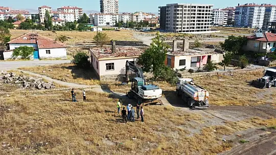 Yıldızevler'e ilk kepçe vuruldu! Bakın kepçeyi kim kullandı?