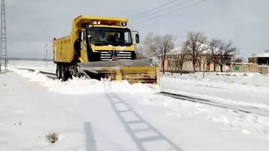 Yollar temizlendi, çocuklar karın keyfini çıkardı