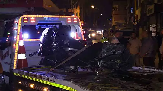 Yunus polisleri ile otomobil çarpıştı: 2 polis yaralandı