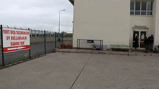 Yurtdışındaki vatandaşlar oylarını kullanıyor