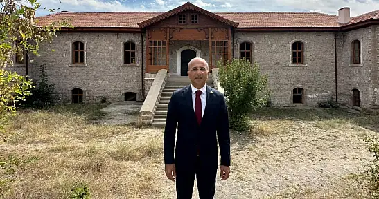 Aşkın Genç'ten eğitim sistemi eleştirisi: Makas giderek açılıyor