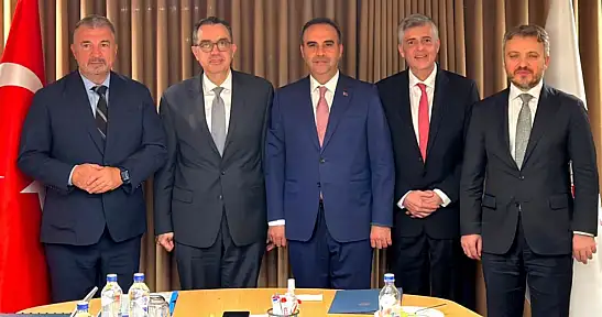 Bakan Kacır, IFC heyeti ile görüştü