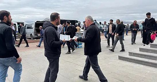 Kayseri'de '2 milyar' iddiasını sokağa taşıdı!