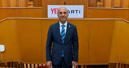 Yeni Parti'li Genç'ten Atatürk posterine yapılan müdahaleye tepki