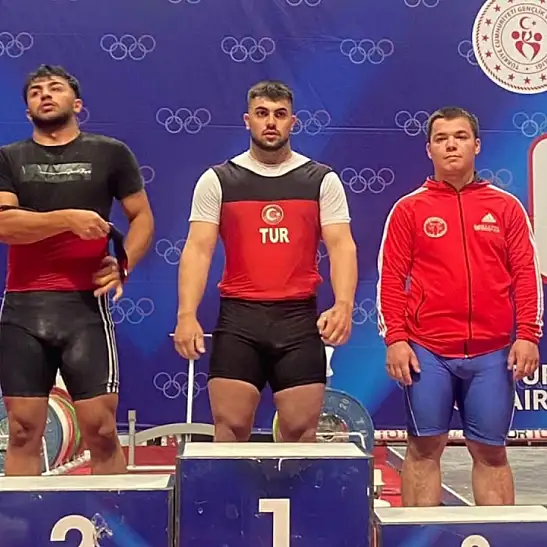 Kayserili genç ağırlığını koydu! Madalyayla döndü