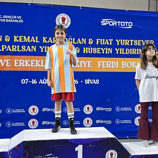 Kayserili minik boksör Türkiye’yi ringde dize getirdi! 781 sporcu arasından zirveye çıktı