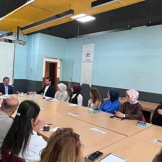 Talas Gençlik Merkezi’nde kapsamlı istişare!