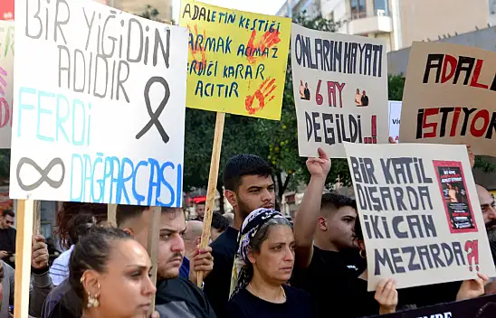 2 gencin ölümüne neden olan sürücünün tahliyesi protesto edildi: Adana adalet arıyor!