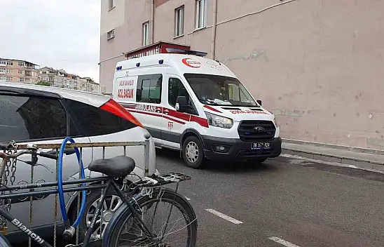 Balkondan Beton Zemine Düştü