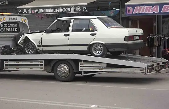 Otomobil Dükkana Girdi - Yaralılar Var