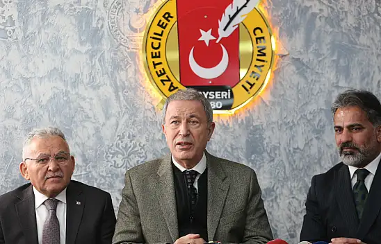 Akar, gazetecilerle buluştu!