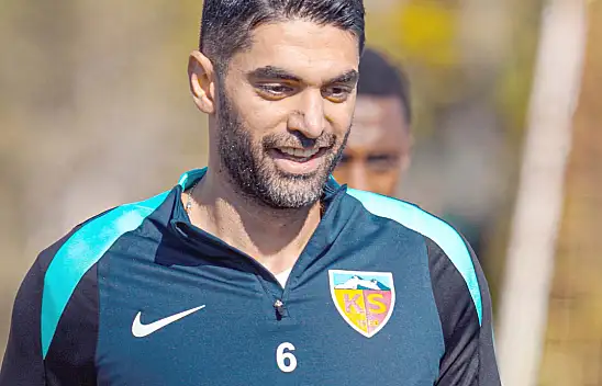 Ali Karimi yuvadan uçuyor mu? Kayserispor'da ayrılık sinyali