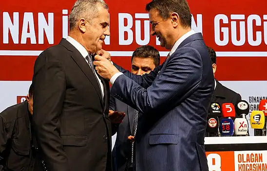 Ali Üstünel Saadet Partisi'ne geçti: Kayseri yönetiminde yer aldı!