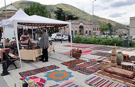 Antika Pazar'ı Talas'ın yeni gözdesi