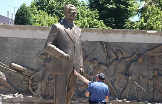Kayseri'de Atatürk Anıtı'na Saldıranlarınların Cezası Belli Oldu!