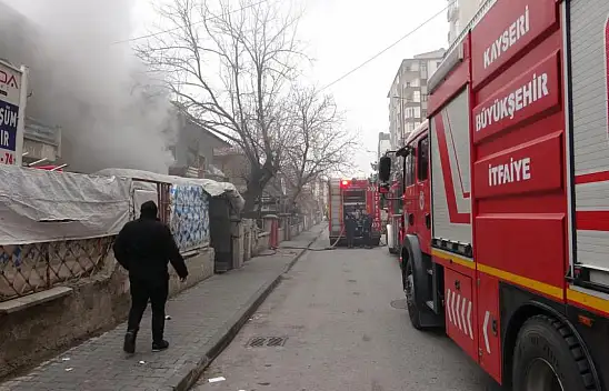 Aydınlıkevler Mahallesi'nde Yangın Çıktı!