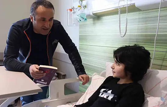 Depremden Kurtulan Aysima ilk dersine girdi