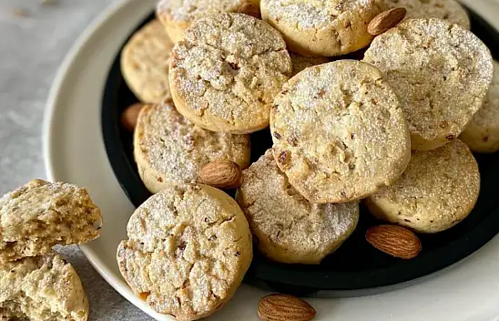 Az Malzemeli Kurabiye Tarifi - Bademli Kurabiye Tarifi – Pratik Tatlı Tarifi