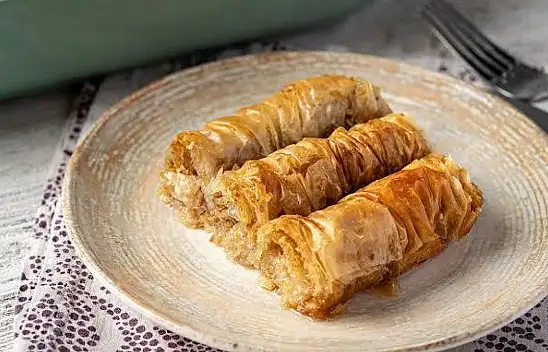 Az malzemeli nefis bayram tatlısı