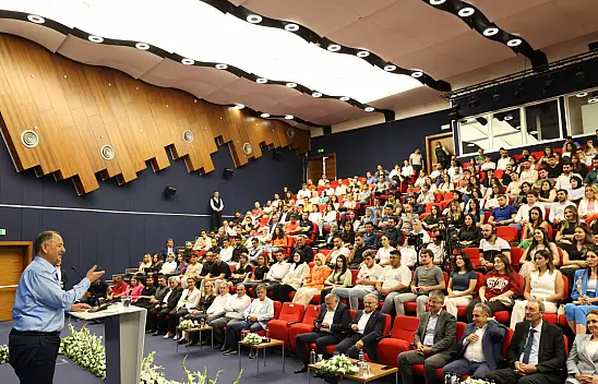 Bakan Özhaseki'den gençlere tavsiyeler!