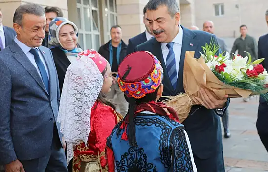 Bakan Tekin Kayseri Valiliği'ni ziyaret etti