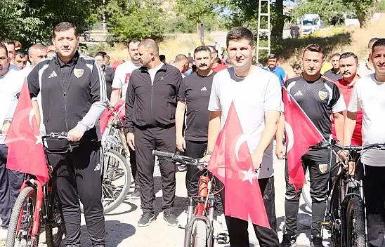 Baki Ersoy, Koramaz Vadisi'ndeki yürüyüş programına katıldı