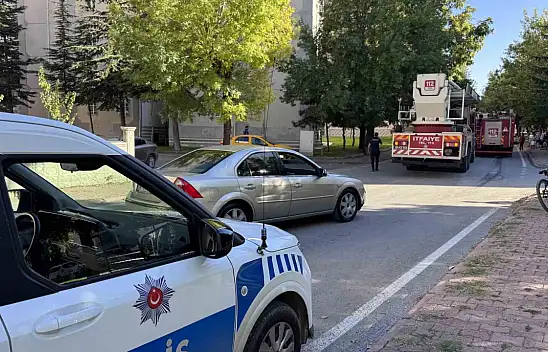 Kayseri'de korkutan yangın: Balkondaki koltuk alev aldı!