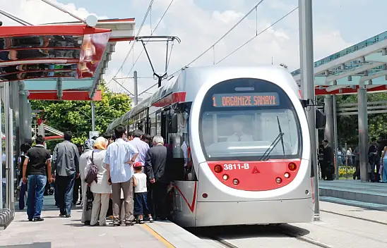 Başkan Büyükkılıç duyurdu! Tramvay bugün ücretsiz olacak