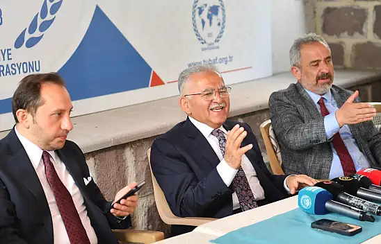 Başkan Büyükkılıç gazetecilere Kayseri'nin altın çağını anlattı