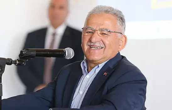 Başkan Büyükkılıç o ismi öve öve bitiremedi- Büyük destek verdi!