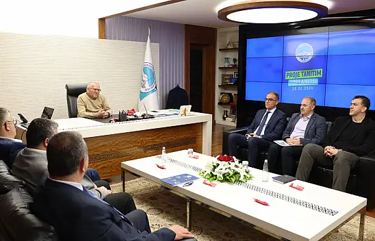 Başkan Büyükkılıç ve Kurmayları Mesai Mefhumunu Gözetmeden Çalışıyor