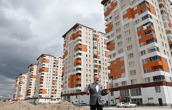 Çolakbayrakdar 'Dönüşümle sosyal odaklı örnek bir mahalle inşa ediyoruz'