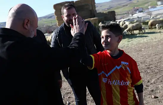 Başkan Çolakbayrakdar'dan Gençlere Yeni Dönem Projeleri!