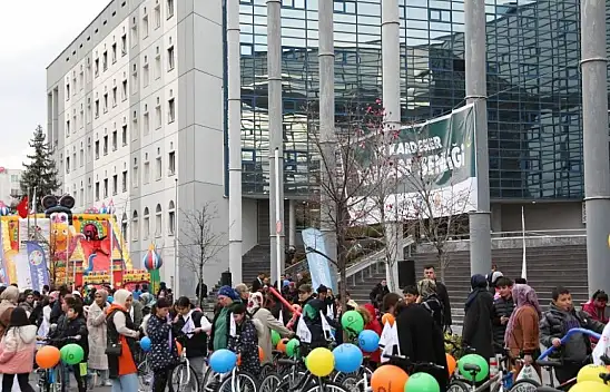 Çolakbayrakdar, Ramazan Şenliği'nde 80 Bisikletle Mutluluk Dağıttı!