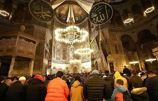 Berat Kandil'inde Neler Yapılır? – İşte İbadetler ve Dualar