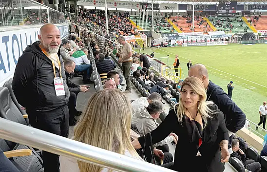 Berna Gözbaşı bir ilke daha imza attı! Herkes bu kareyi konuşuyor