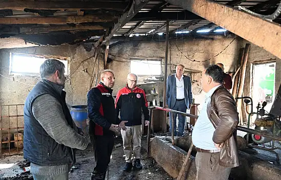 Bülent Saklav büyükbaş hayvanları yanan besiciyi ziyaret etti