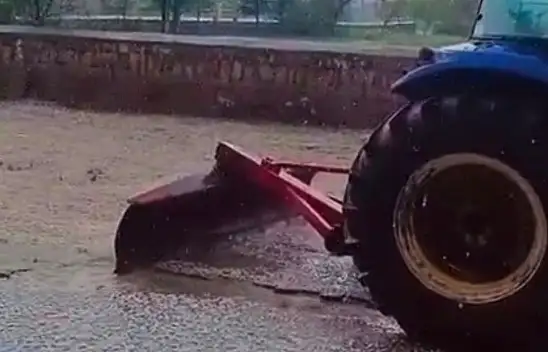 Bünyan'da aniden bastıran şiddetli dolu yağışı ekili tarım arazilerini vurdu