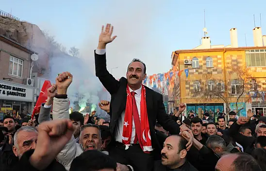 Büyük coşku! Omuzlarda taşındı