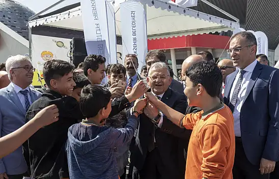 Büyükşehir Belediyesi'nden öğrencilere tam destek