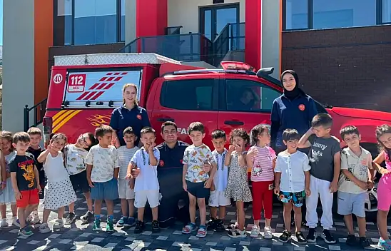 Büyükşehir İtfaiyesi'nden çocuklara yangın ve deprem eğitimi