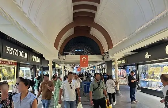 Çarşı, Pazar'da İnsan Seli!