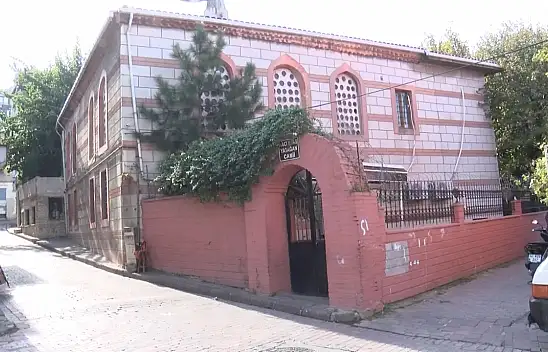 Cenaze sırasında tabuttan ses geldi - Öldü sanılan kişi hastaneye kaldırıldı!