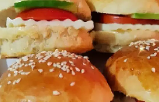 Çocukların Beslenmesi İçin Yumuşacık Mayalı Poğaça Tarifi