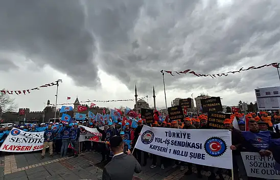 Cumhuriyet Meydanı'nda emek sesleri yükseldi, 1 Mayıs coşkuyla kutlandı