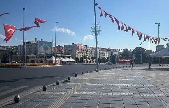 Cumhuriyet Meydanı'nda hazırlıklar başladı – Bugün her şey ücretsiz!